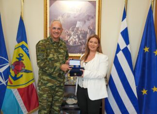Στο ΓΕΕΘΑ η νέα πρέσβης του Ισραήλ – Στο επίκεντρο η αμυντική συμμαχία