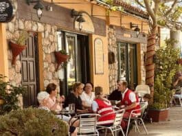 Ο Ελληνικός Ερυθρός Σταυρός ενημερώνει τους πυρόπληκτους της Δ. Αττικής για τα μέτρα στήριξης της Πολιτείας