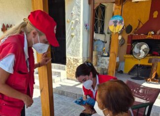Ε.Ε.Σ.: Νοσηλευτικό προσωπικό και κοινωνικοί λειτουργοί – ψυχολόγοι στις πυρόπληκτες περιοχές της Σαλαμίνας