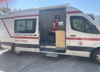 Ο Ελληνικός Ερυθρός Σταυρός προσφέρει ψυχοκοινωνική υποστήριξη στους πυρόπληκτους της Δυτικής Αττικής