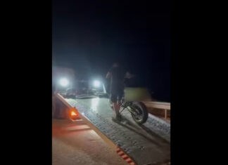 Βάρη: Χειροπέδες σε 19χρονο μοτοσικλετιστή για «σούζες» καιεπικίνδυνους ελιγμούς – Κατασχέθηκε η μηχανή (βίντεο)