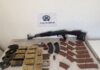 Σύλληψη 60χρονου στη Φαιστό για «οπλοστάσιο» στο σπίτι του – Βρέθηκαν Kalashnikov, περίστροφο και εκατοντάδες σφαίρες