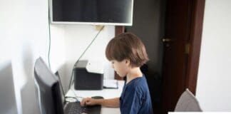 ΕΛ.ΑΣ.: Οδηγίες προς τους πολίτες για την προστασία ανηλίκων από το διαδίκτυο